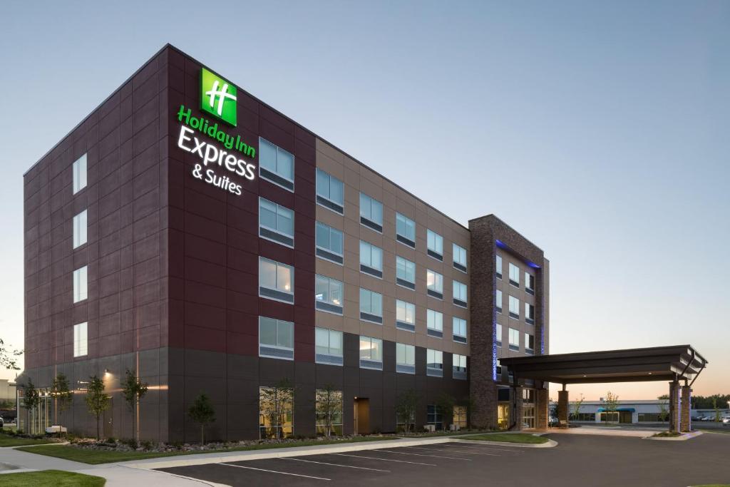 Holiday Inn Express & Suites Duluth North - Miller Hill an IHG Hotel - main image